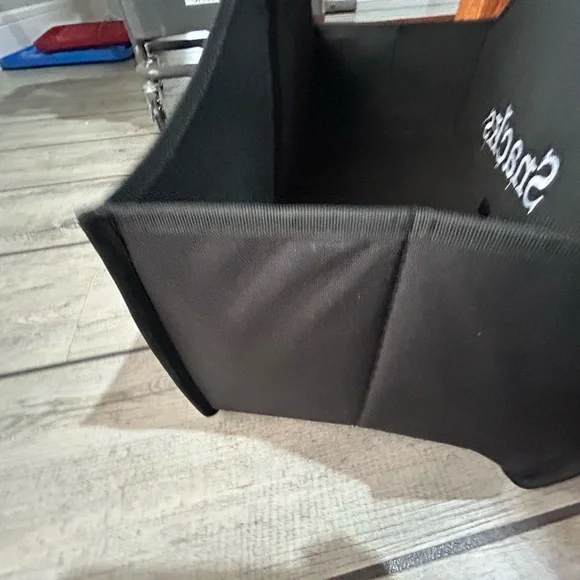 Thirty one big storage bin - Picture 4 of 4